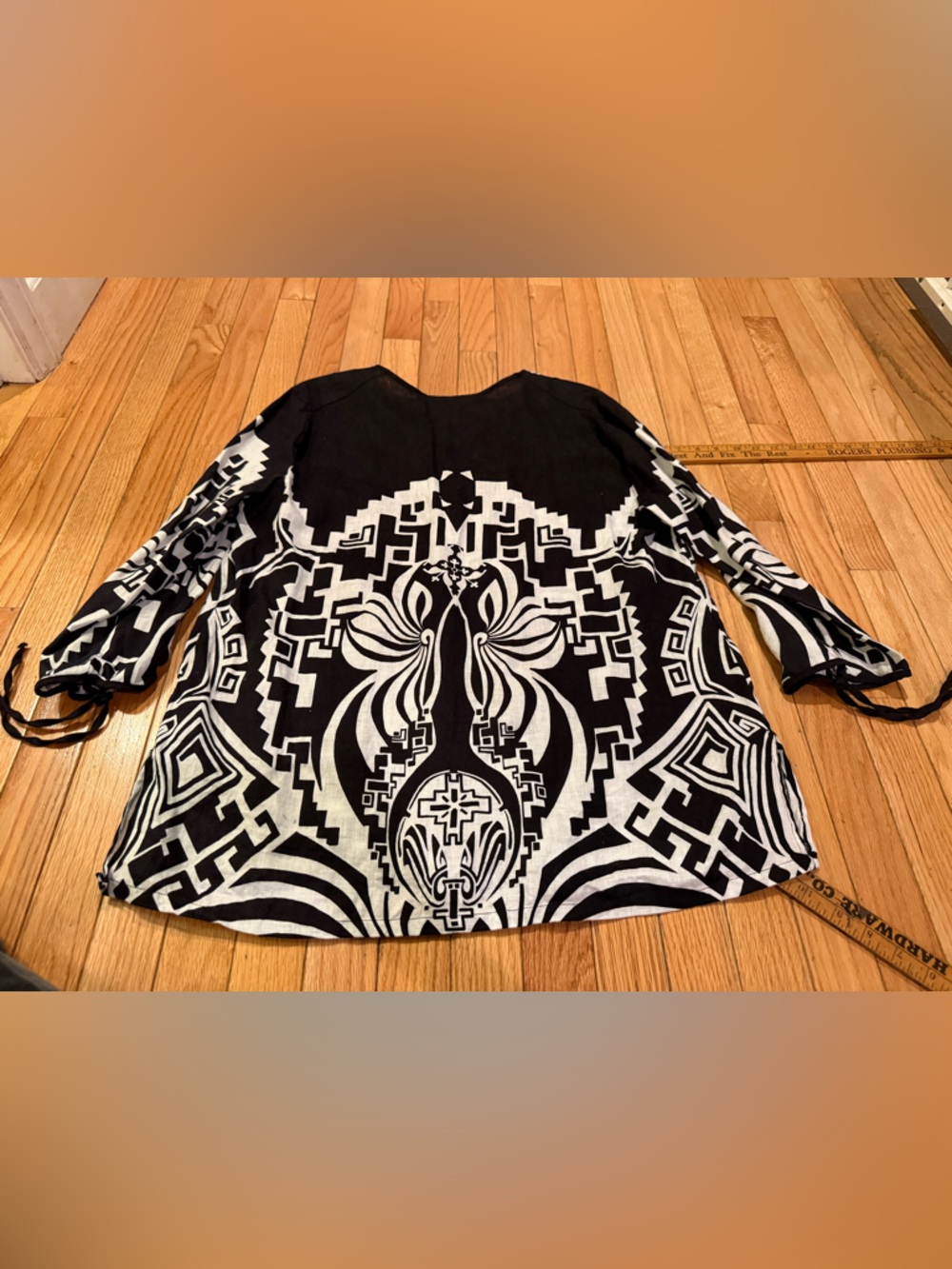 Black & White Linen Geometric Print Women's Top - Picture 6 of 8